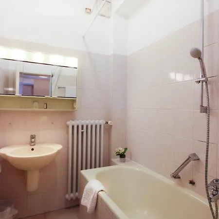 Hotel City Schonleber 2*