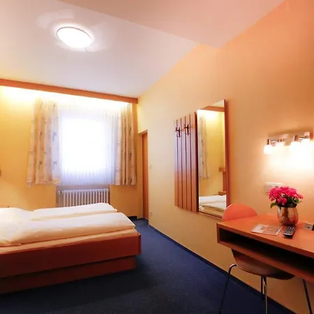 Hotel City Schonleber 2*