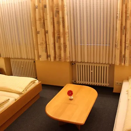 City Schonleber Szálloda 2*